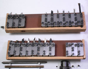 Quick change tool hoders
