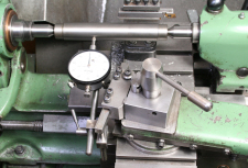 Accurately setting the lathe's top slide to an angle