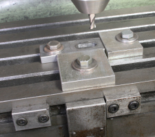 Clamps for the milling machine table